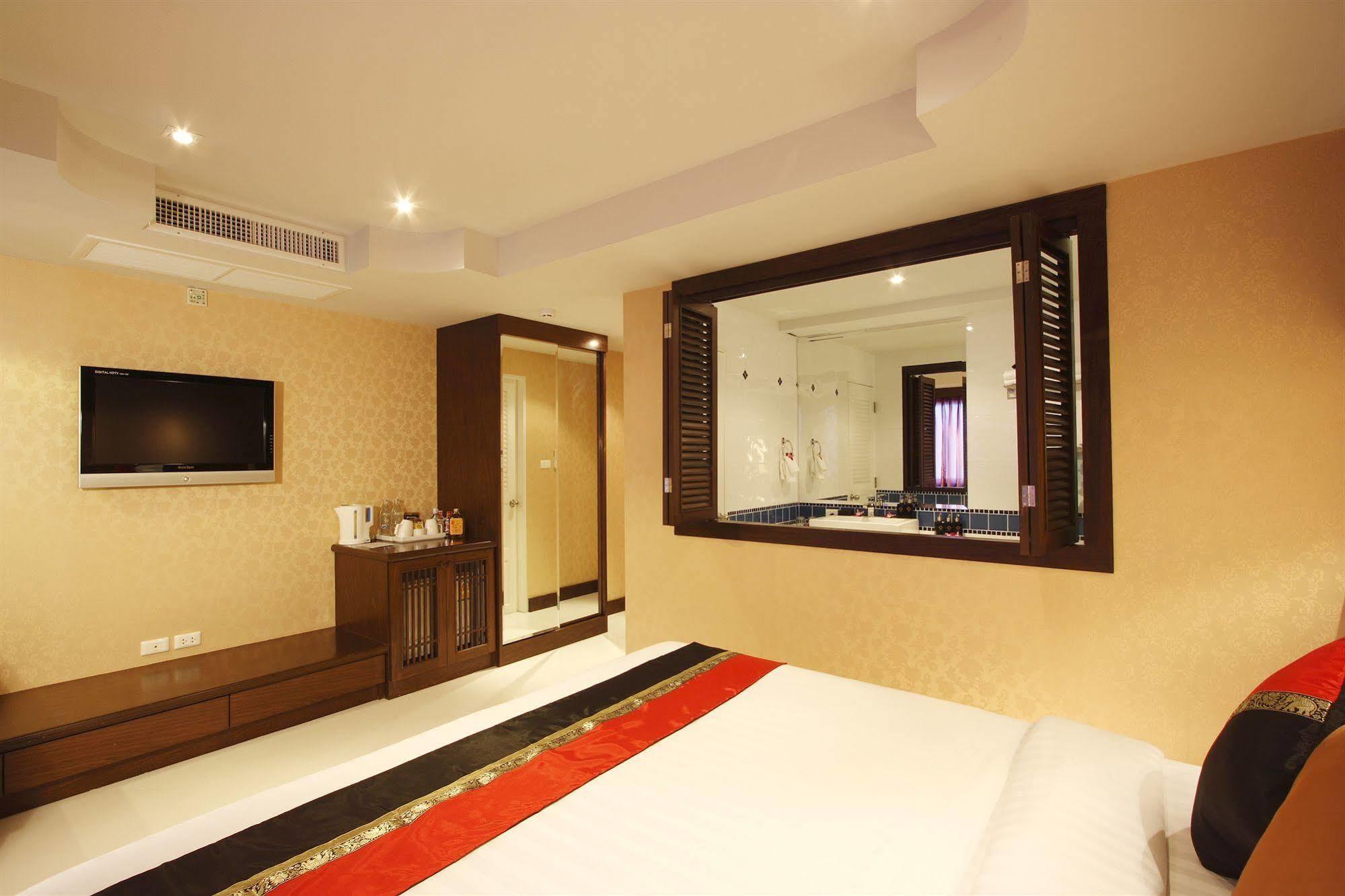 Rayaburi Hotel,