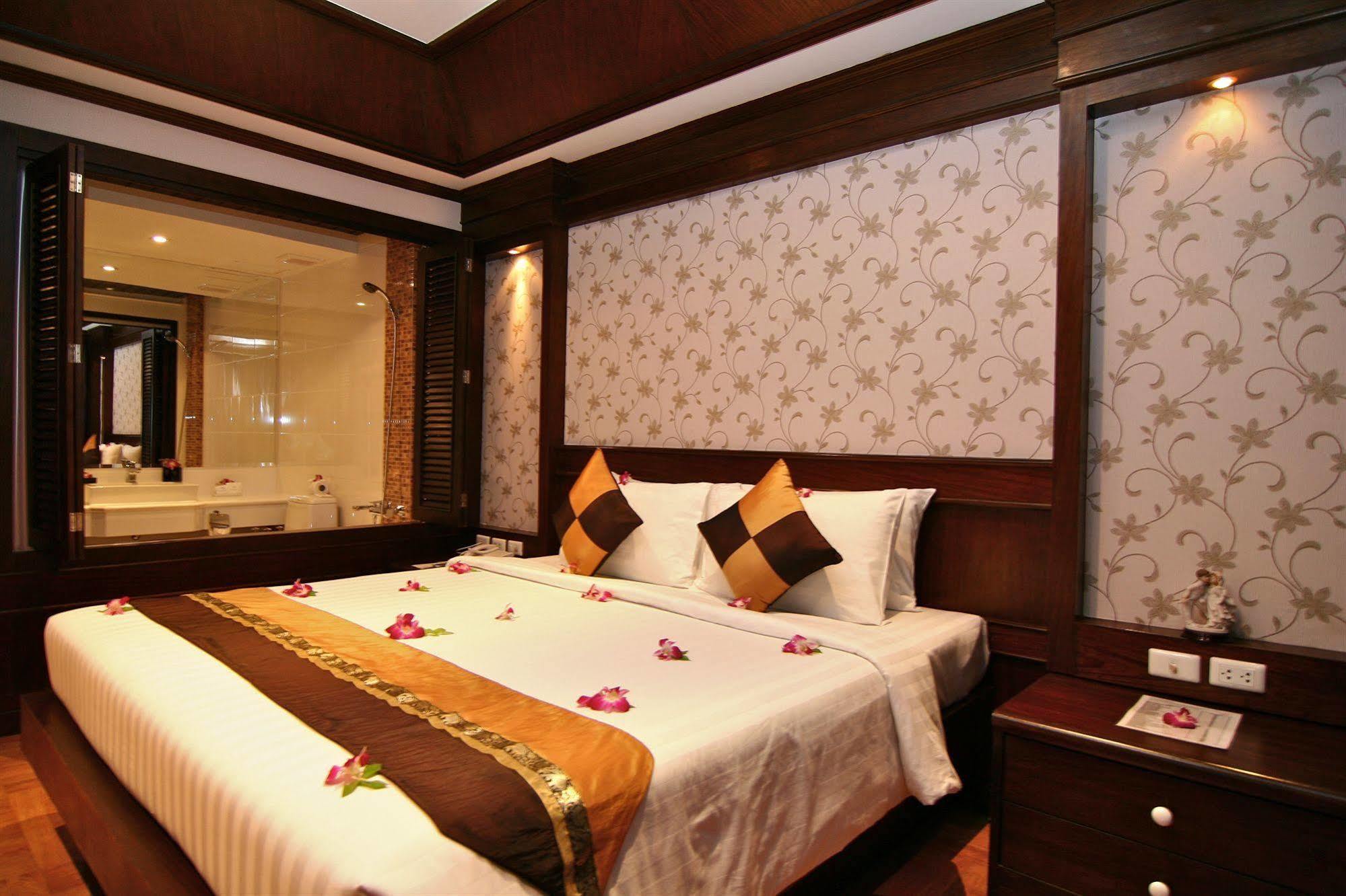 Rayaburi Hotel,