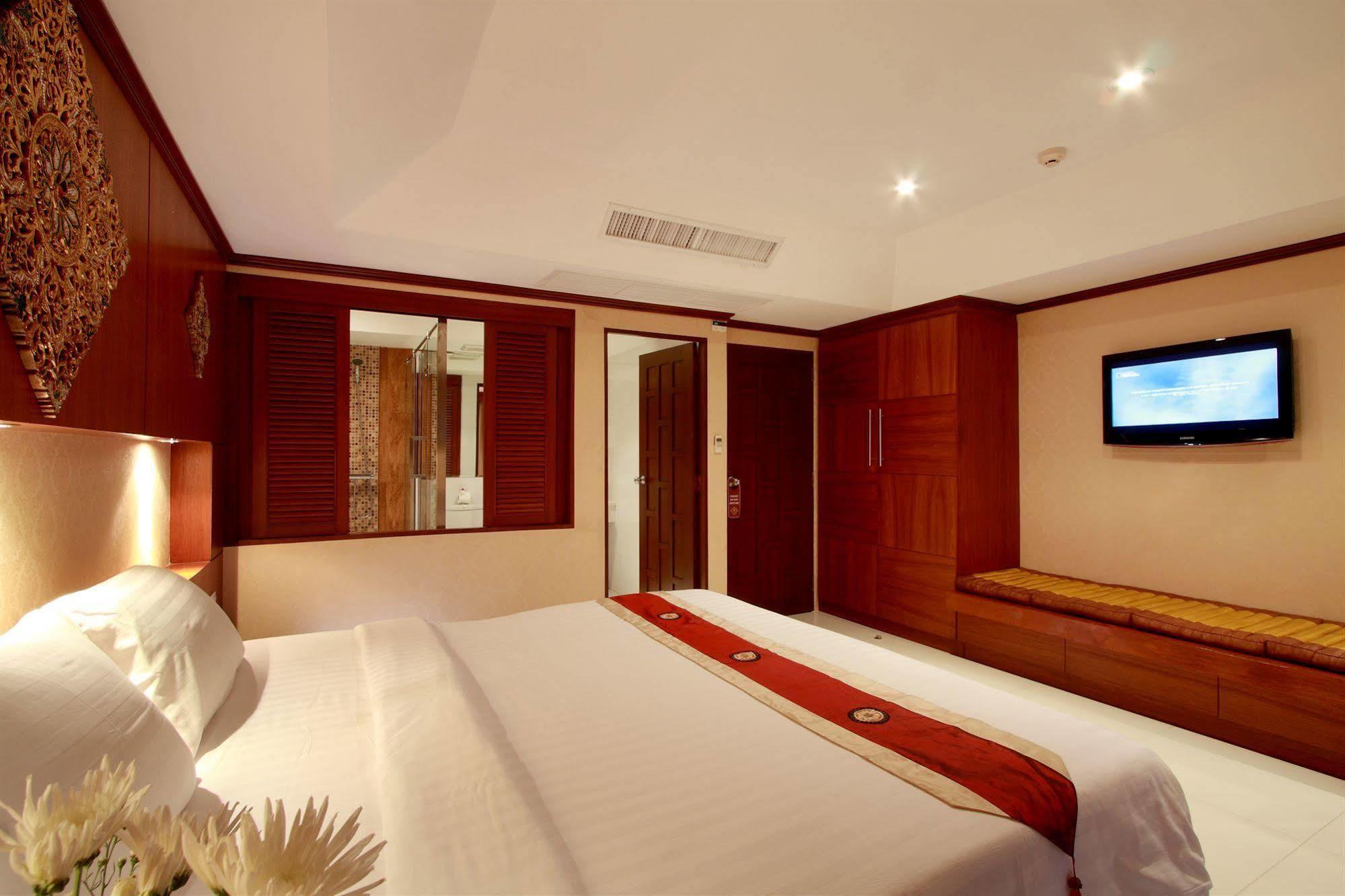 Rayaburi Hotel,