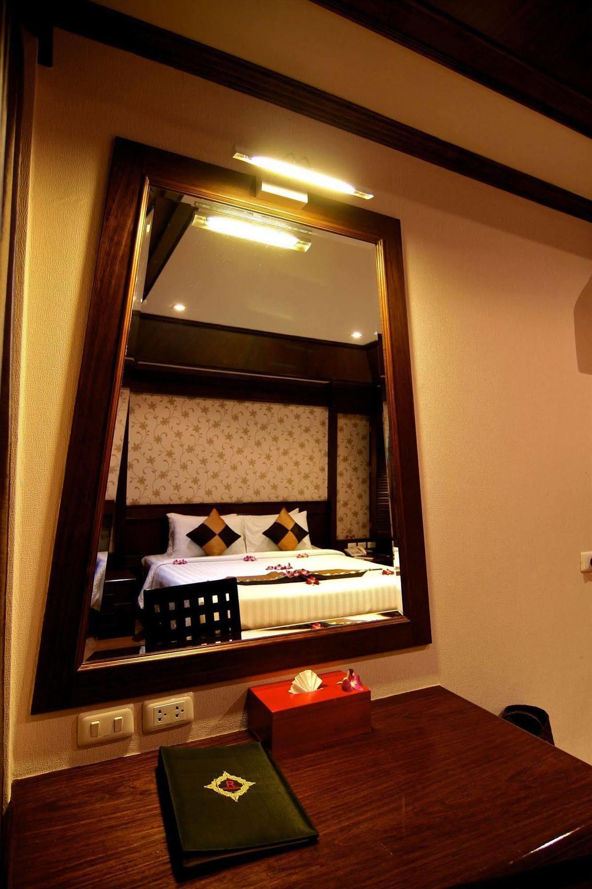 Rayaburi Hotel,