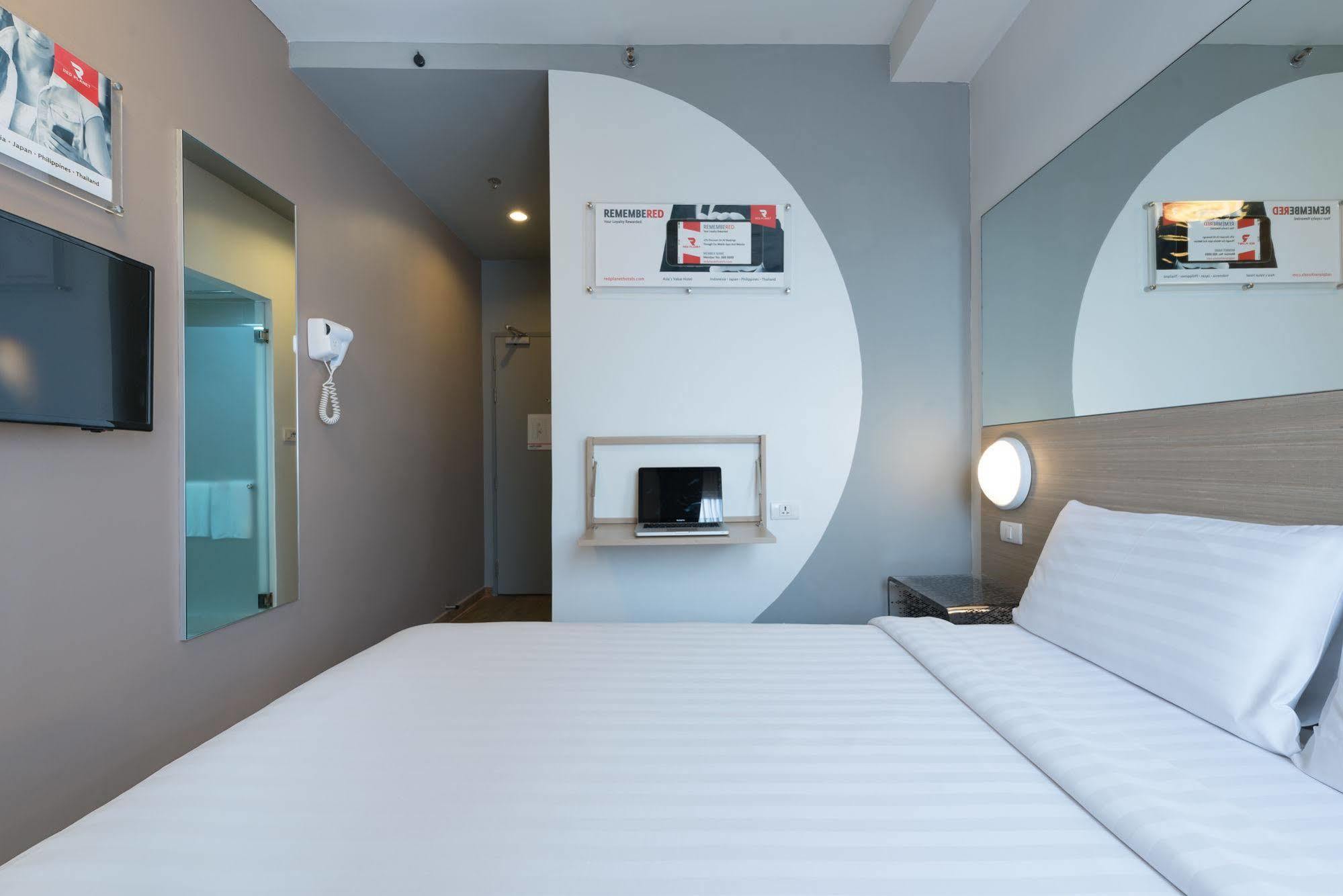 Red Planet Phuket - Sha Extra Hotel