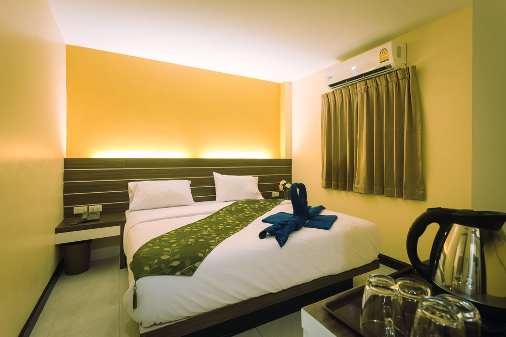The Shades Boutique 3*