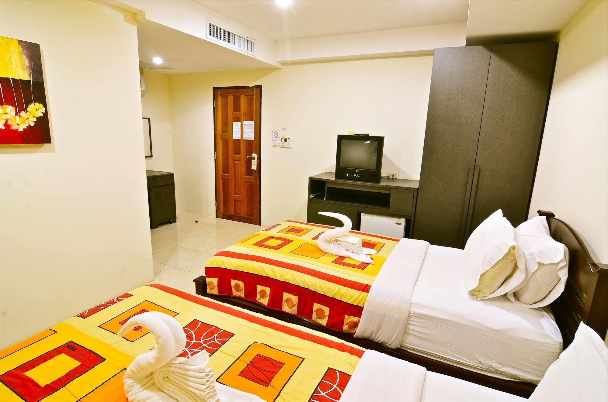 Square One 3* Patong