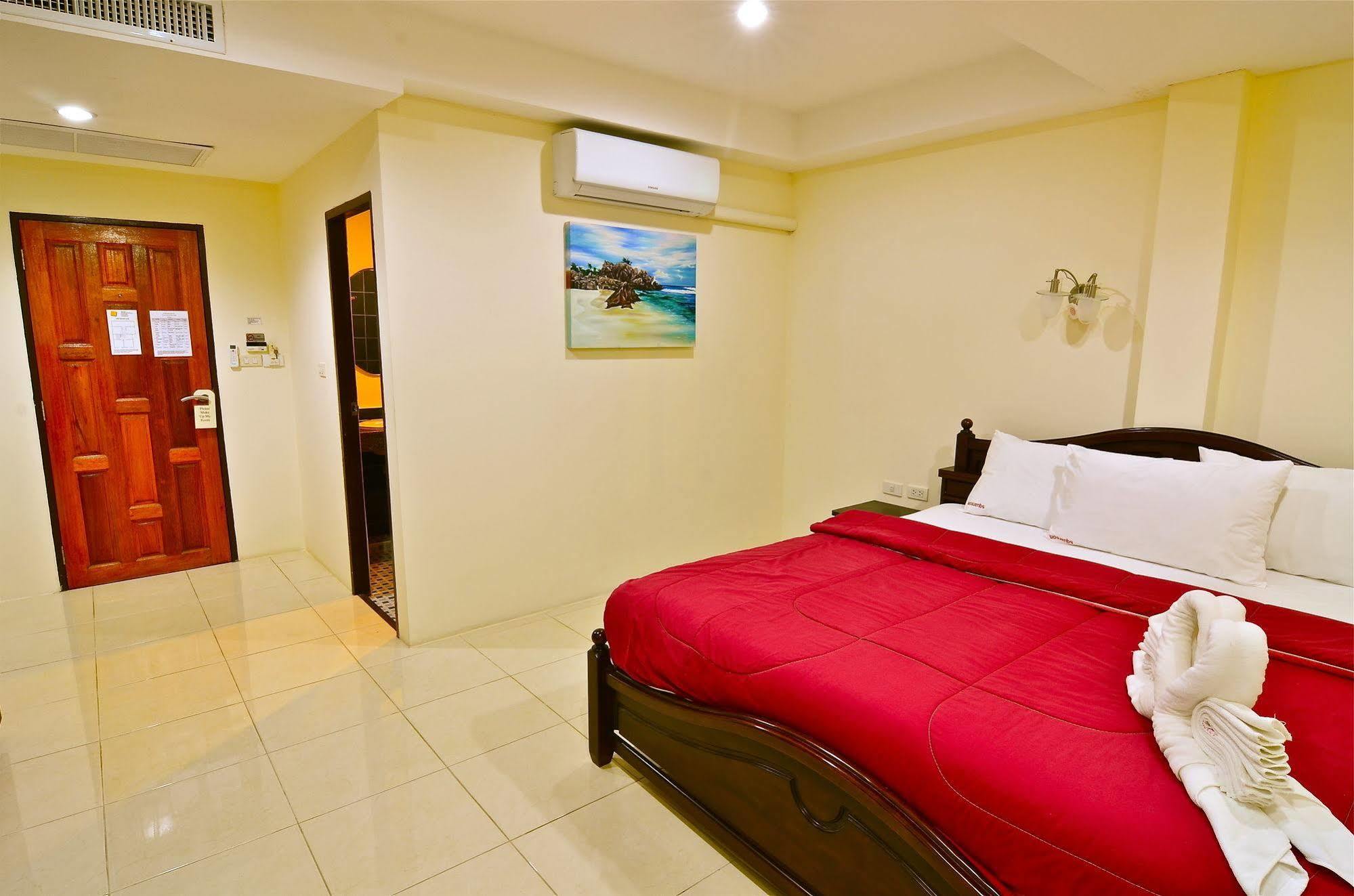 Hotel Square One 3*