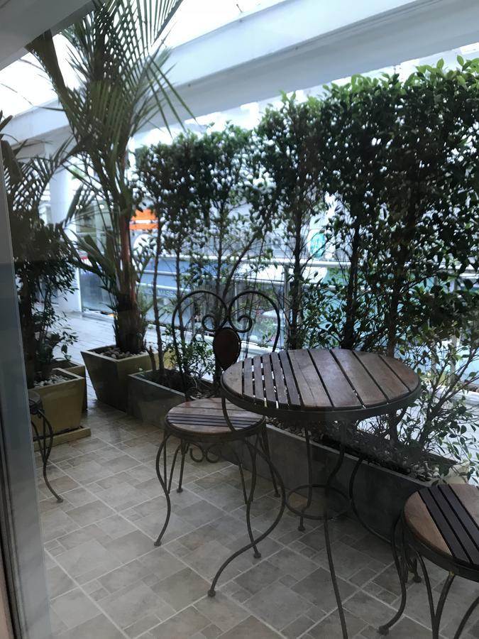 Rumah tetamu Cafe De Paris *