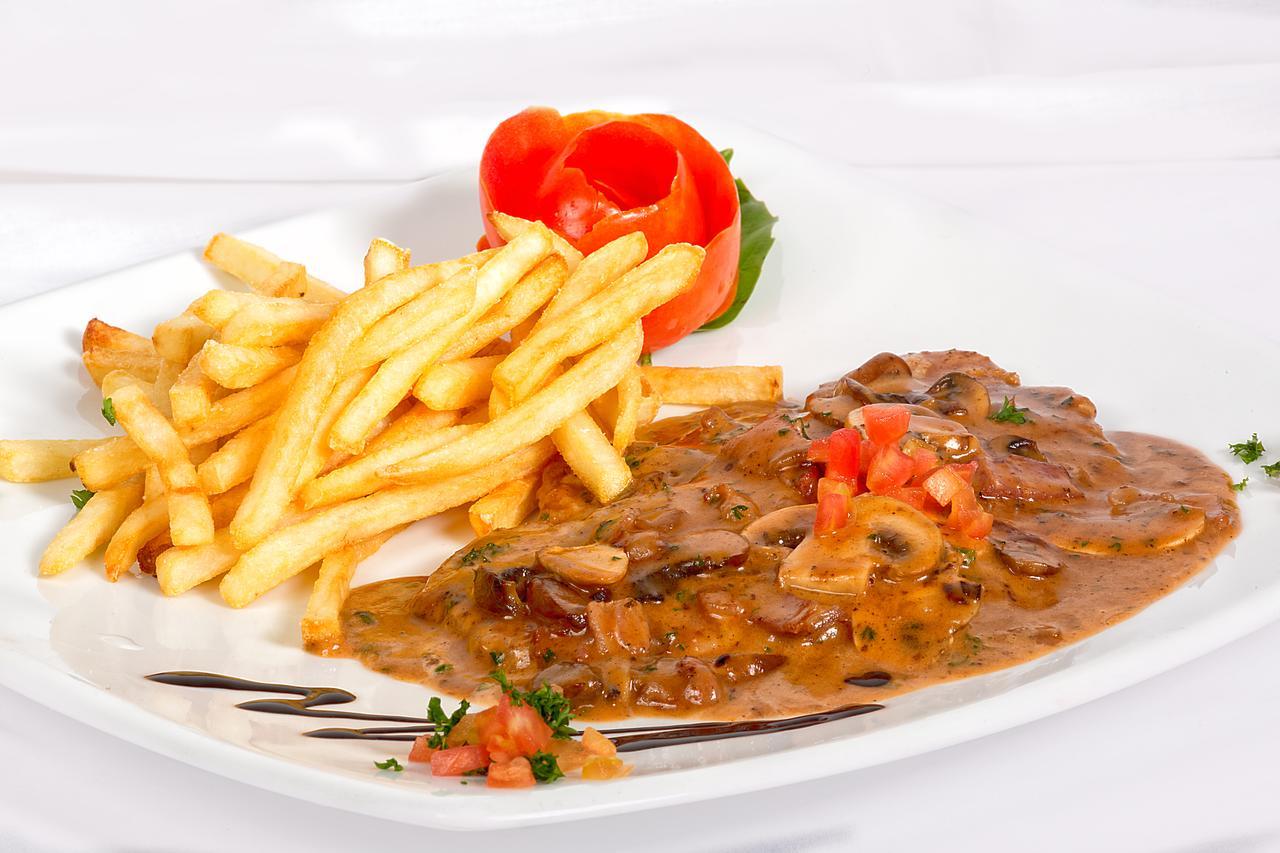 Hotel Austrian Garden & Restaurant 3*