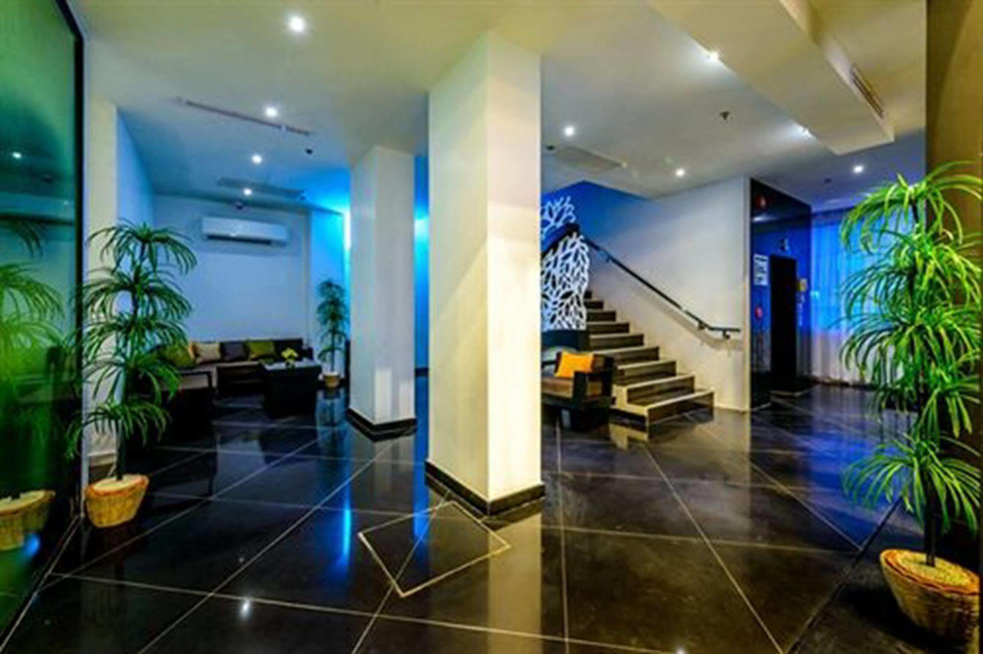 Hotel Raha Grand