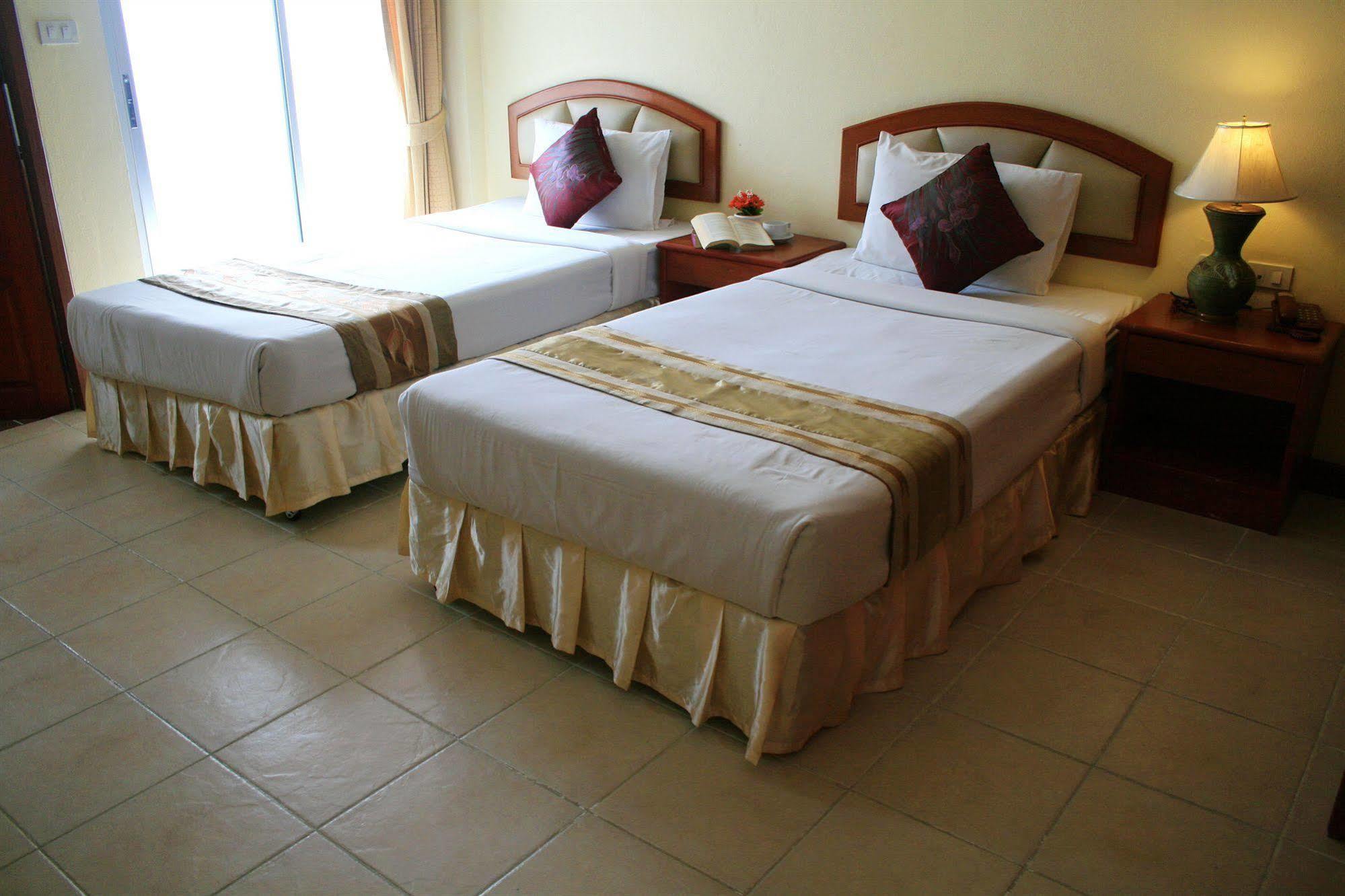 Priew Wan Hotel *