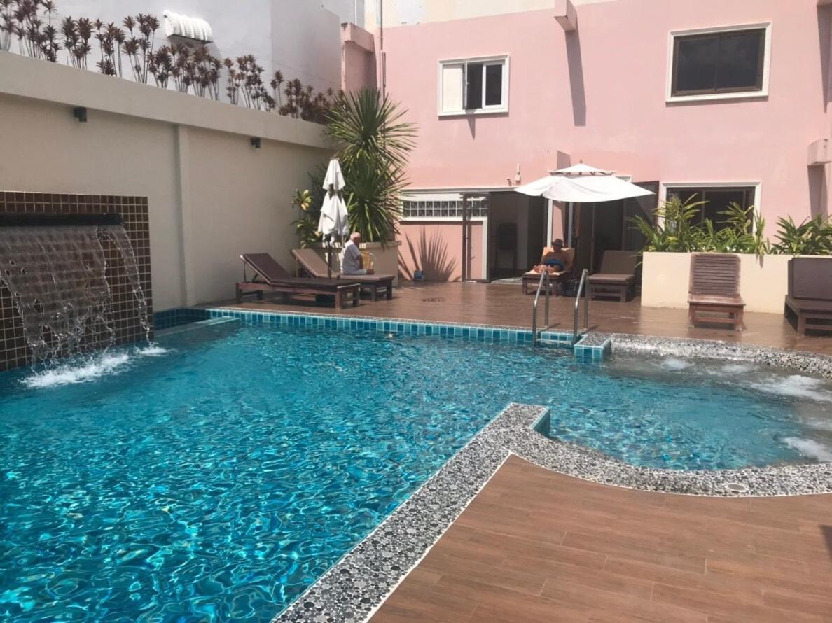Baan Petcharat Hotel