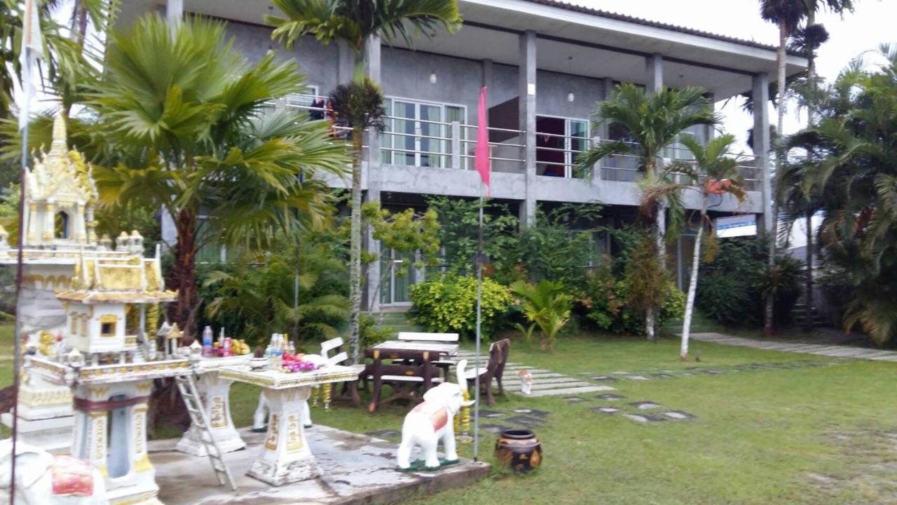 Piti Place Ban Na Kok