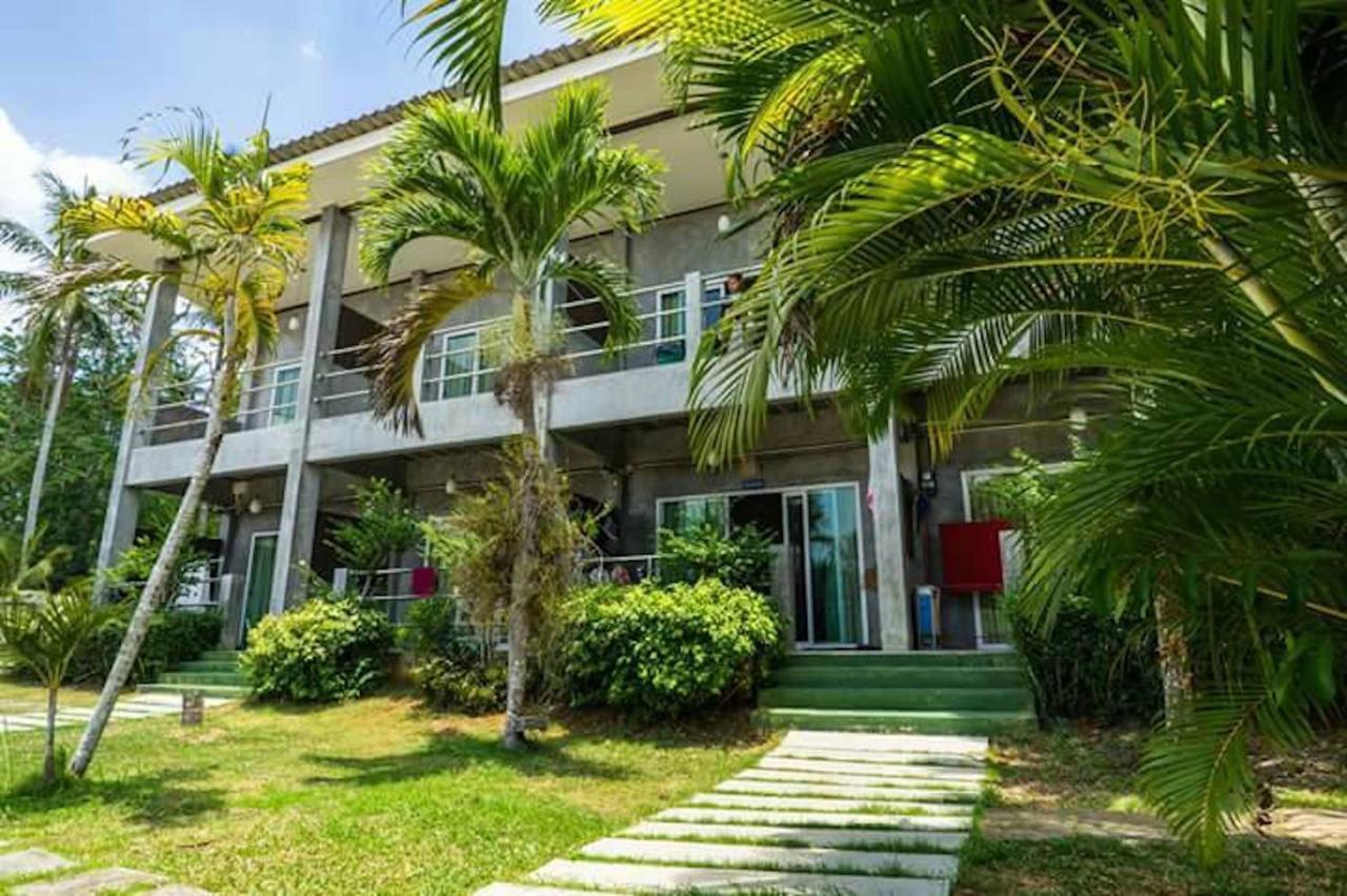 Piti Place Guest house 3*