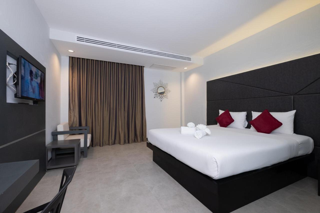Hotel The Royal Palm Front Patong