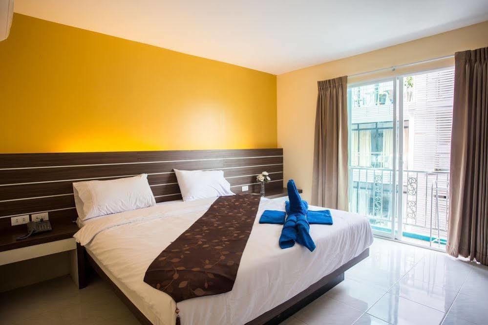 The Shades Boutique 3*