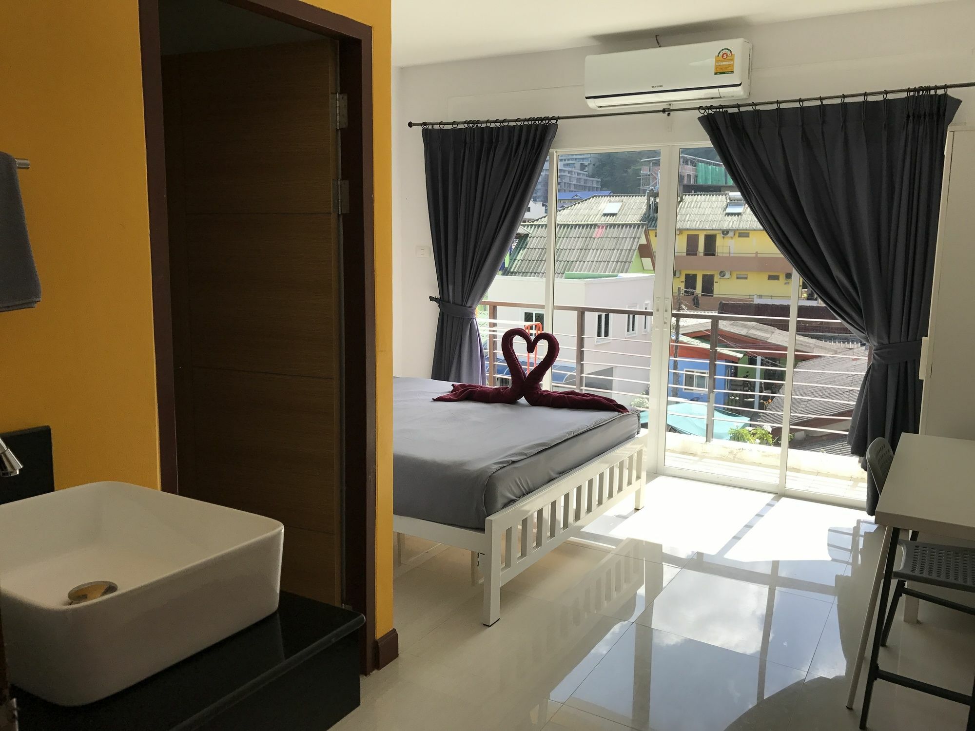 Bedbox Hostel Patong