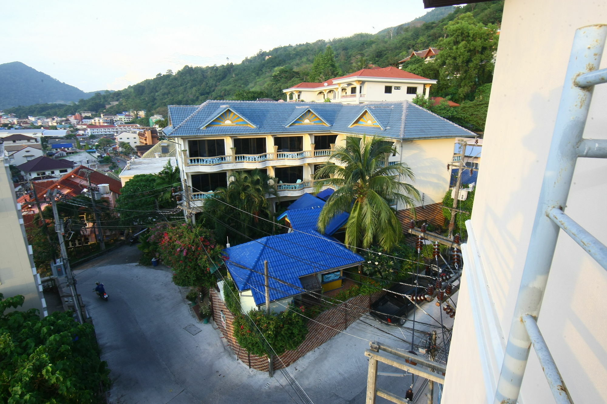 Sunbeach Mansion