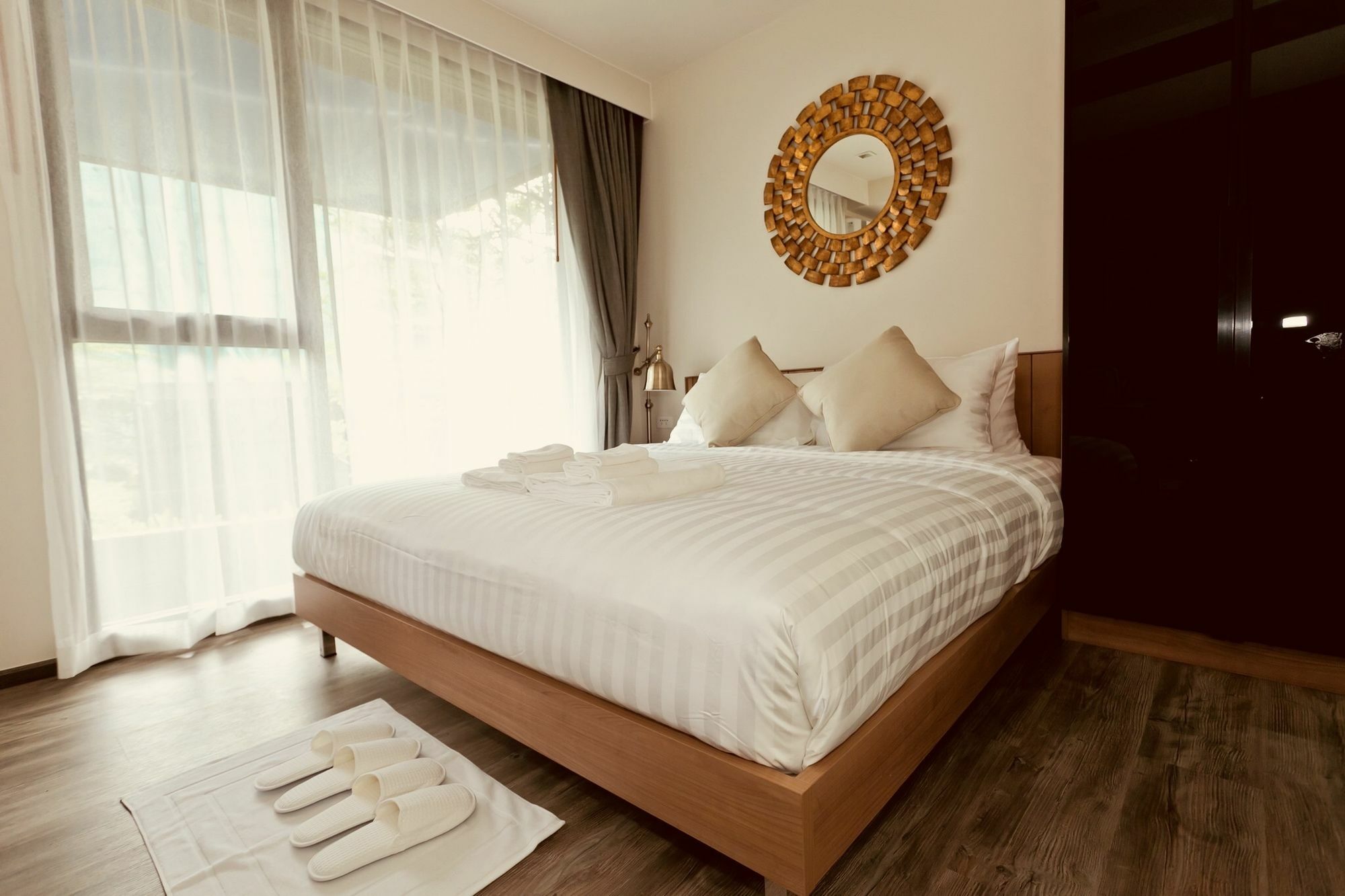 Apartment The Deck Patong Condo By Joy *