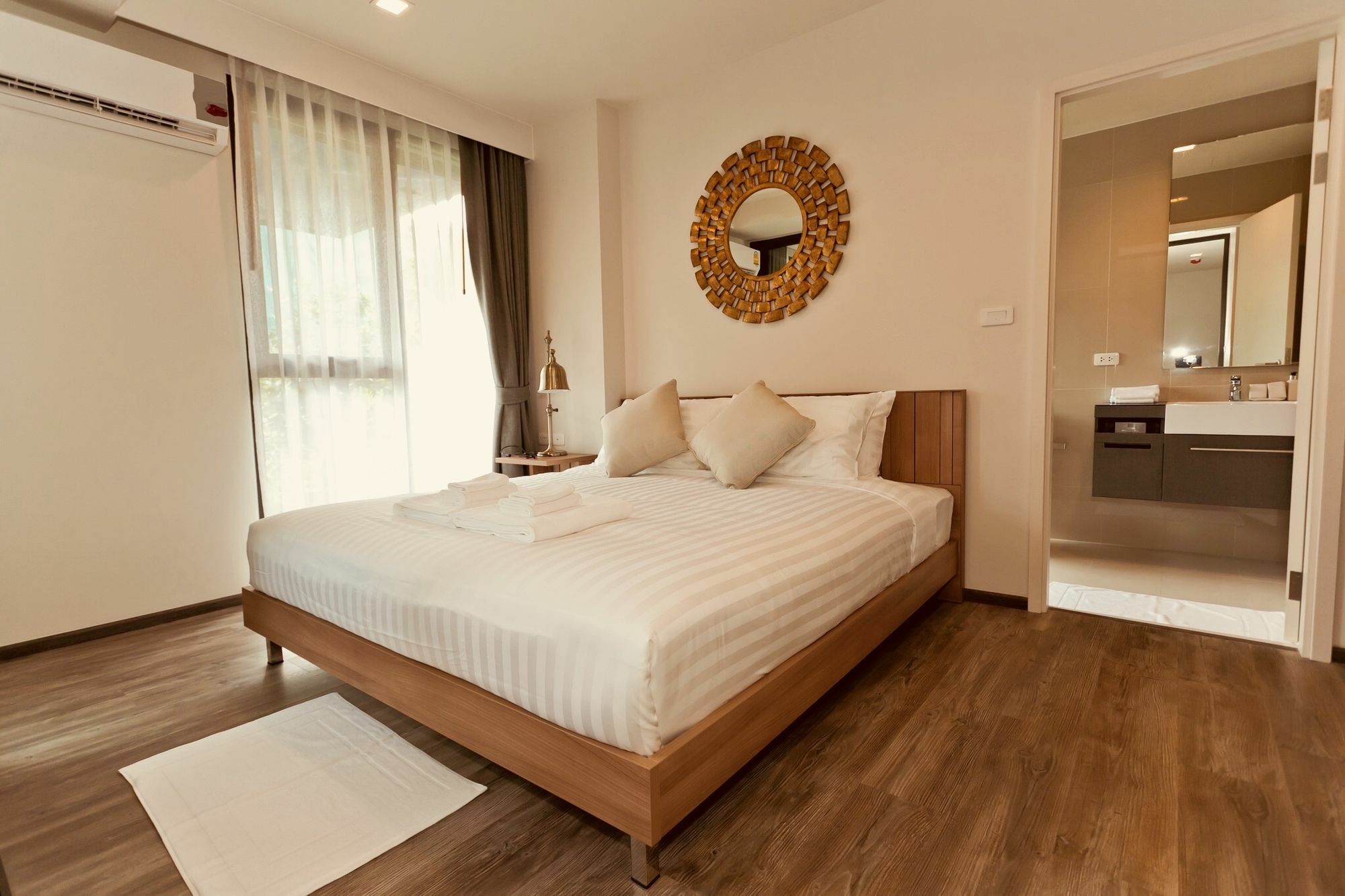 The Deck Patong Condo By Joy